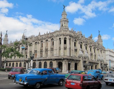 The Plaza Des Armas in all its neo-classical glory